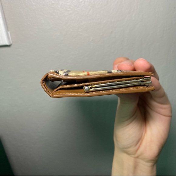 BURBERRY Leather-Trimmed Check Wallet - Picture 10 of 11